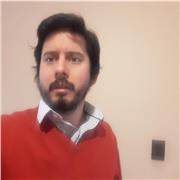 Profesor universitario de derecho imparte clases del mismo
